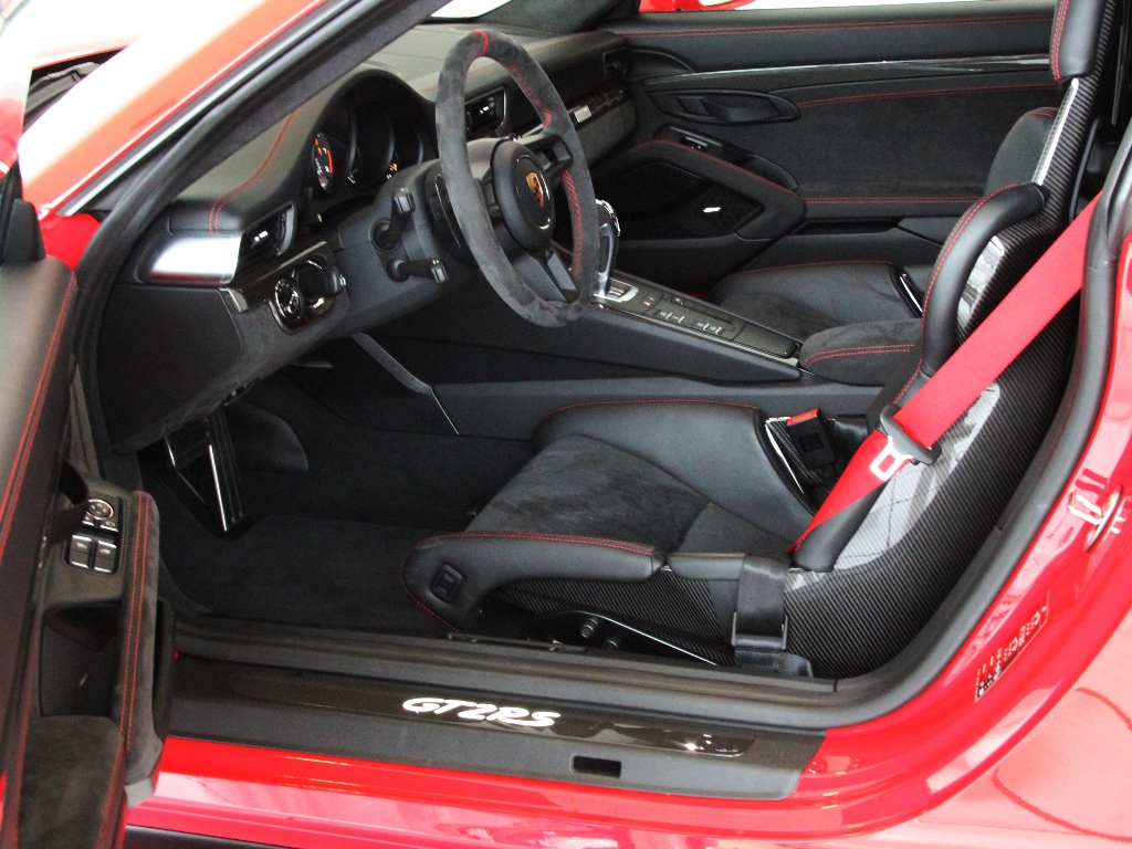 Porsche 991 GT2 RS Coupe 700PS Weissach-Paket LED Kamera Bose Surround