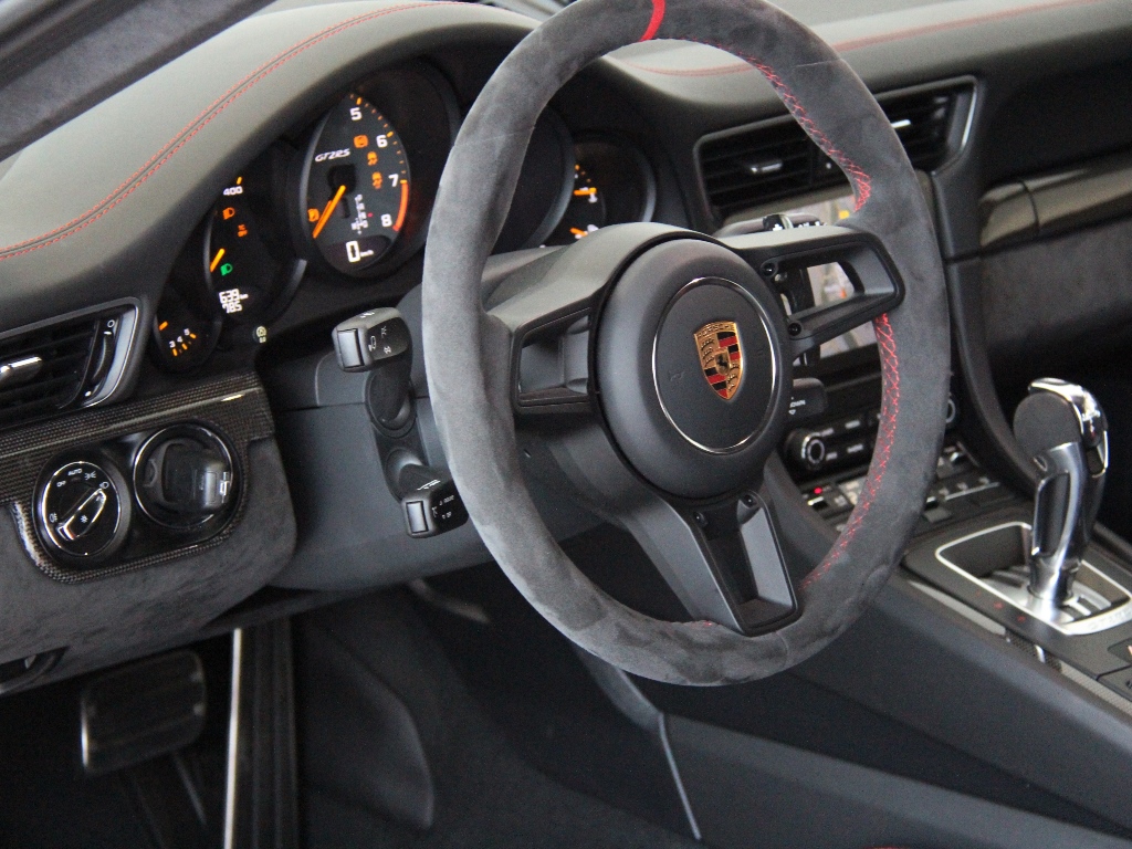 Porsche 991 GT2 RS Coupe 700PS Weissach-Paket LED Kamera Bose Surround